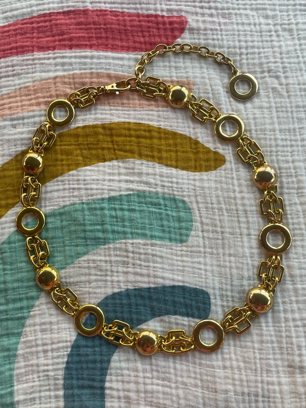 90s Gold Tone Metal Link Chain Belt with  Adjustable O-Ring (XS)